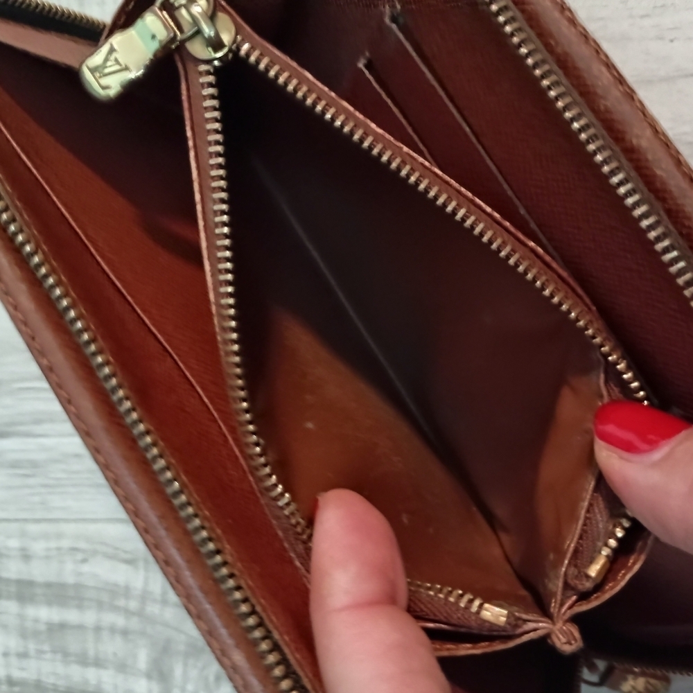 Louis Vuitton Long Round zipper Monogram Wallet - Picture 11 of 14